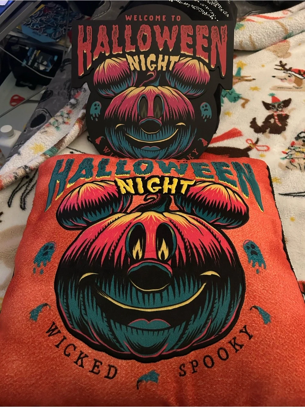 2023 Disneyland Halloween Night Pumpkin Throw Pillow and Light Up Matching Decor
